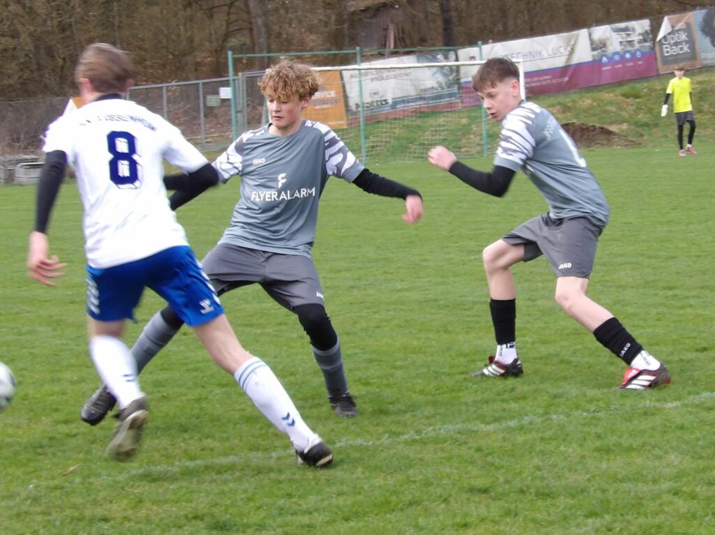 JFG U15: Geschlossene Mannschaftsleistung holt 3 Punkte